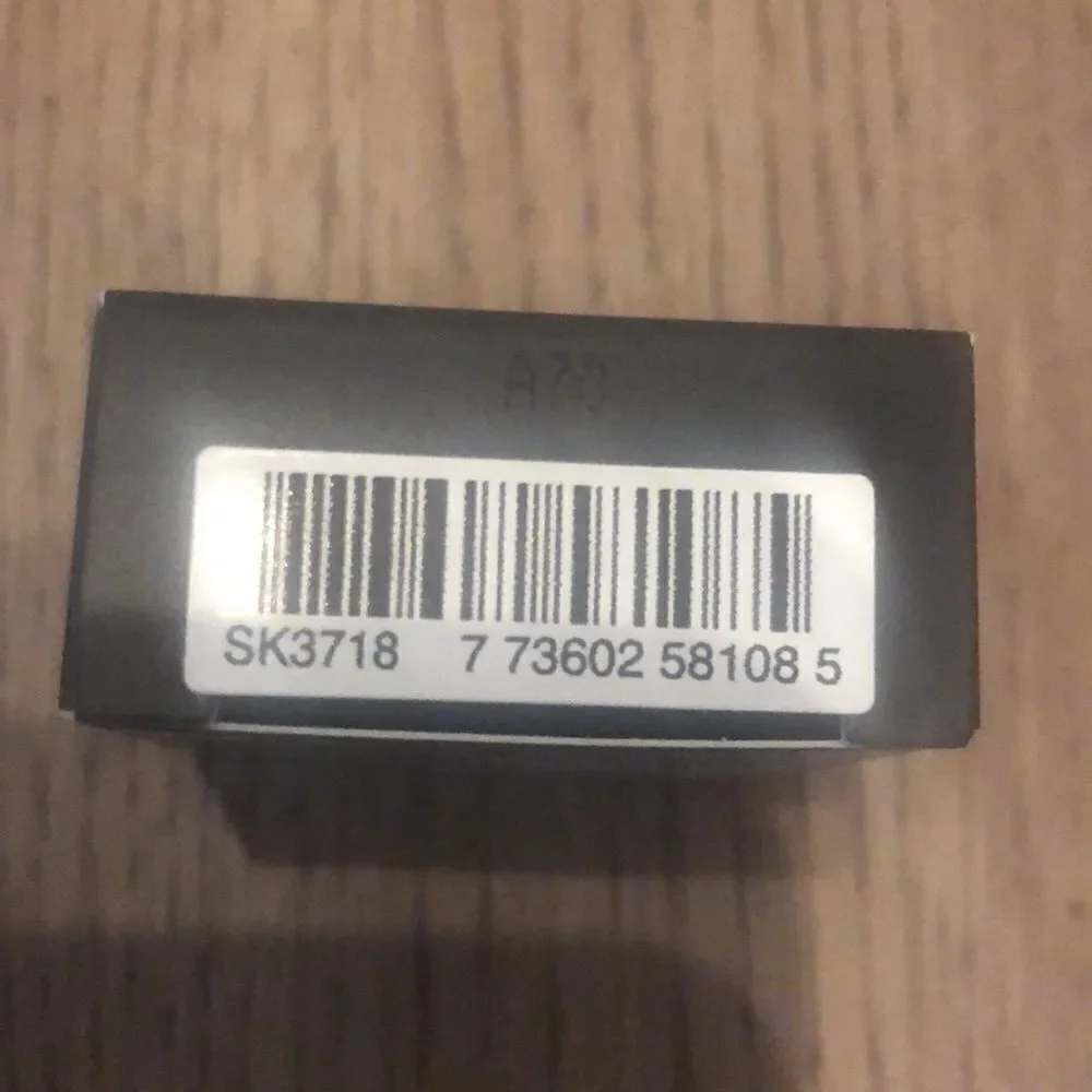Mac POWDER KISS SOFT MATTE EYE SHADOW 1.5 G / .05 OZ. New in the box Ipsy bag